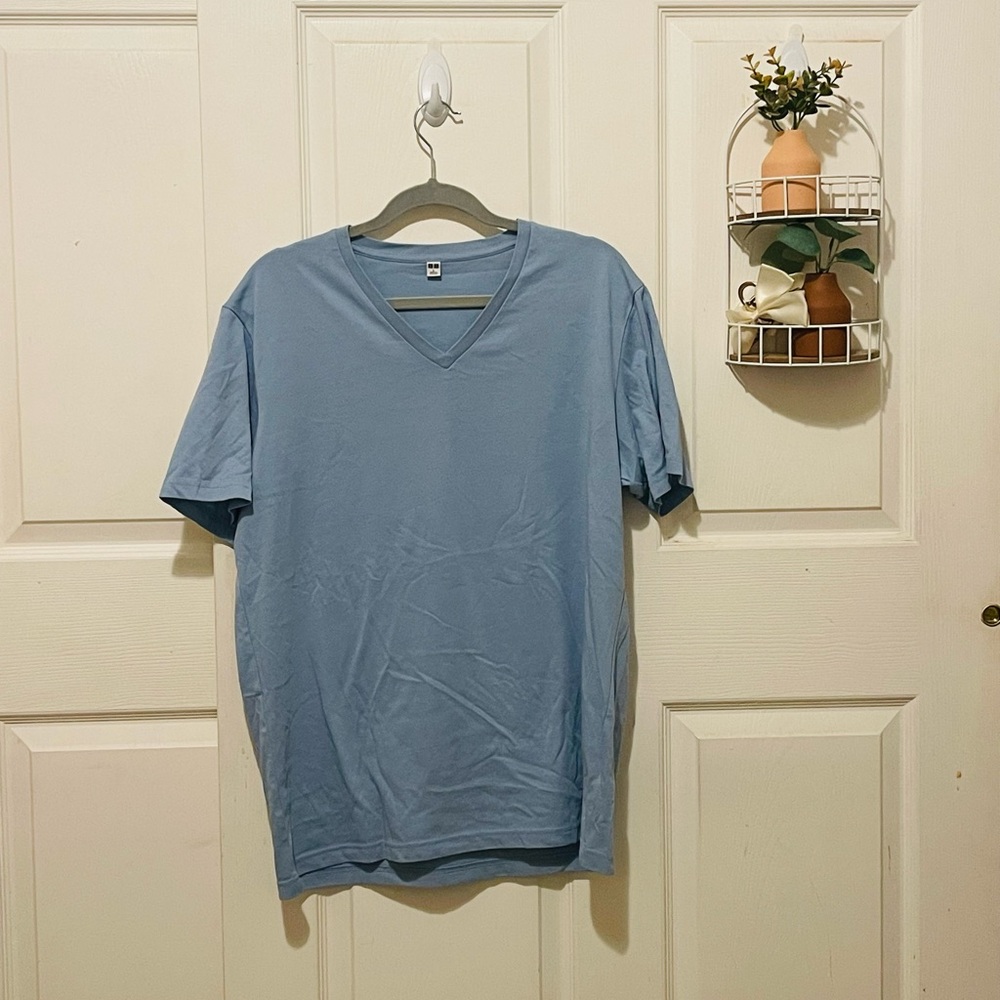 Uniqlo Men's Sky Blue V-Neck Tee